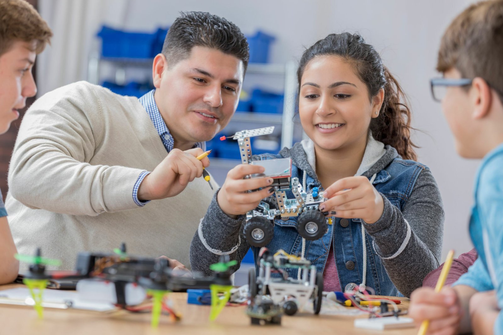 En este momento estás viendo Modelismo en Casa: Proyectos Divertidos para Toda la Familia